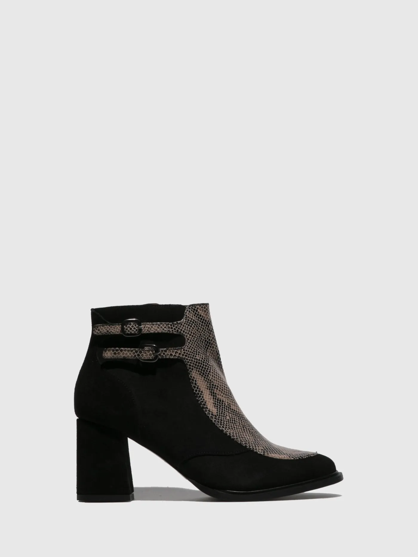 New Botas com Fivela em Preto MULHER Botas