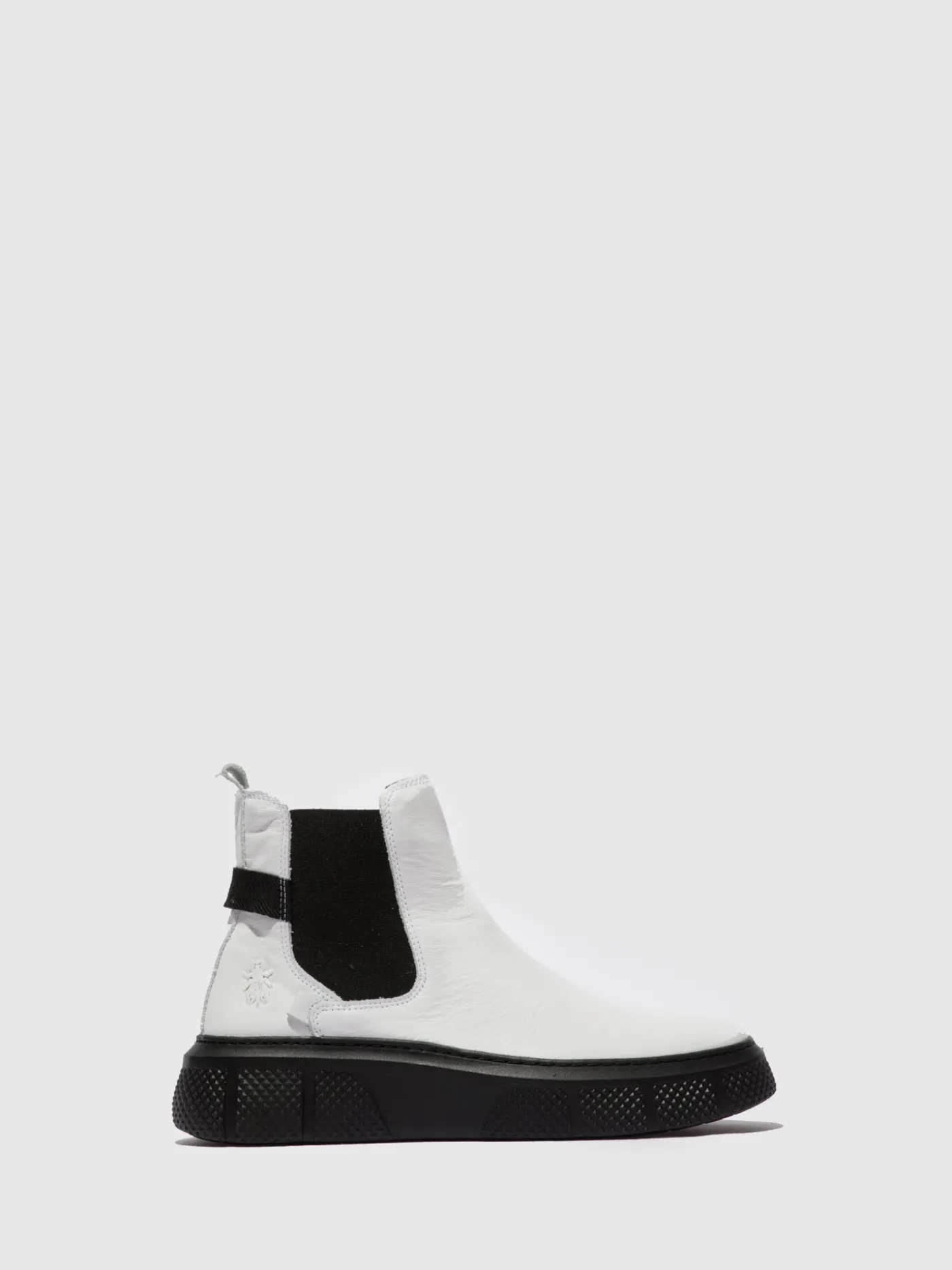 Shop Botins Chelsea EBBE479FLY DUBLIN WHITE (BLACK SOLE) MULHER Botins