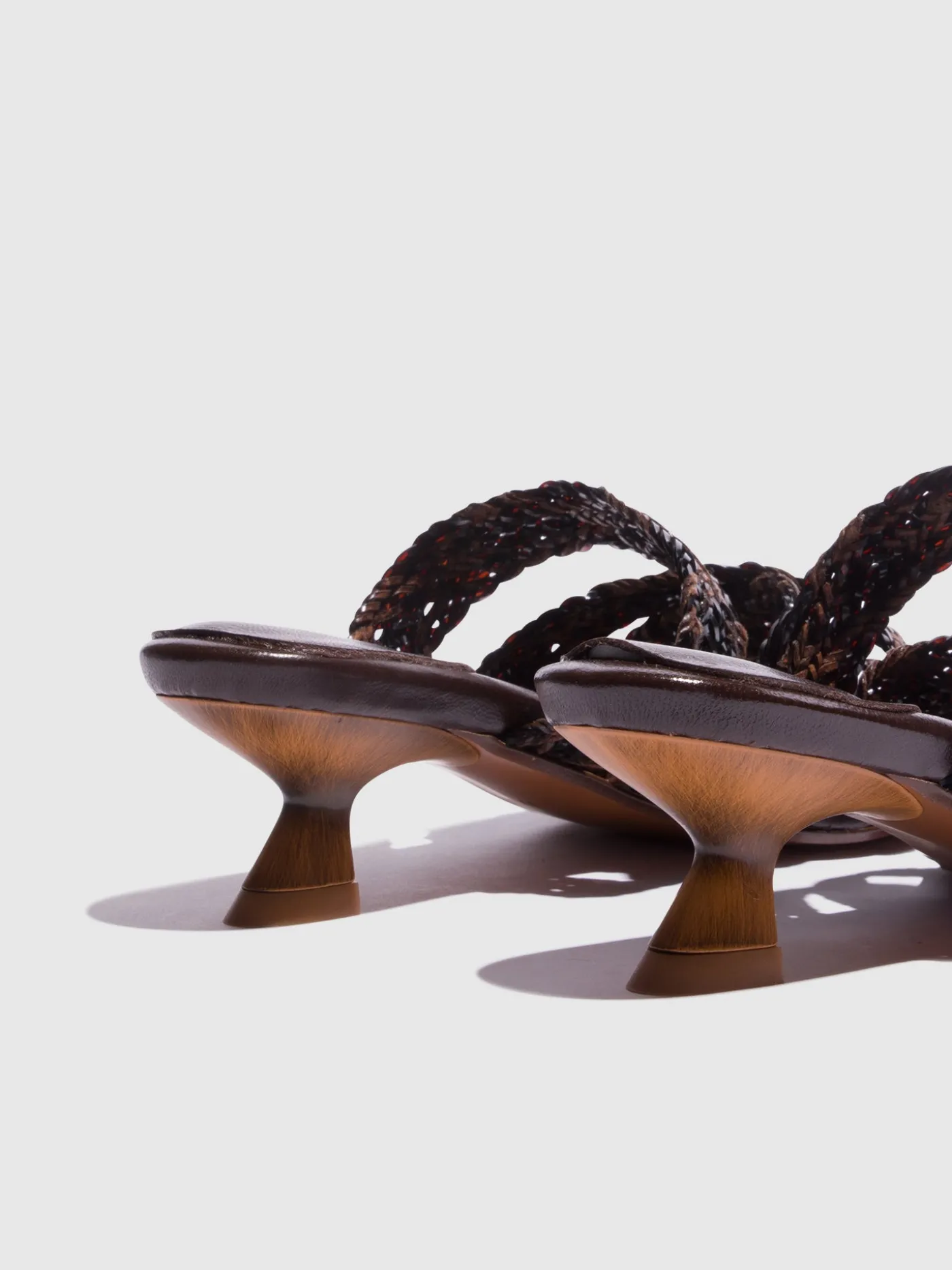 Clearance Mules de Salto Grosso em MULHER Mules